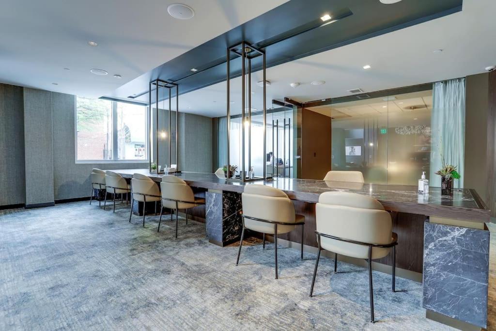 Gorgeous 1 Bedroom At Clarendon With Gym And Rooftop อาร์ลิงตัน ภายนอก รูปภาพ